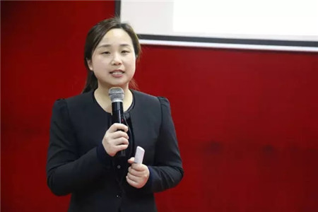 新明珠陶瓷集团人力资源部资深讲师夏巧丽