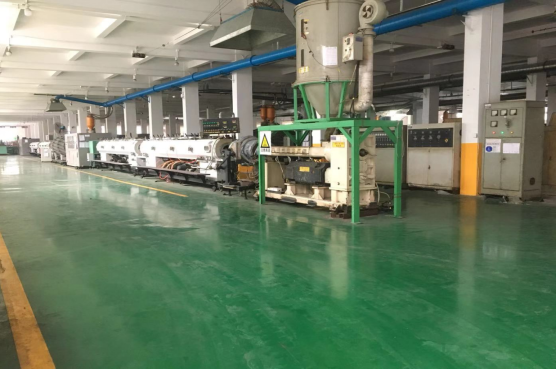 通过开展清洁生产审核，推进“5S”管理示范车间建设