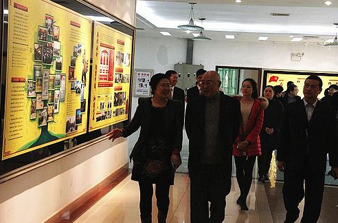 新明珠陶瓷,原国家财政部部长项怀诚,参观