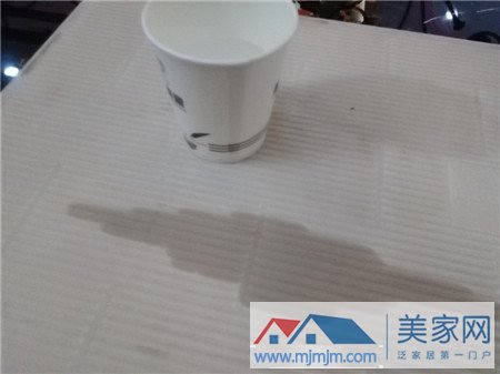 背面倒水后