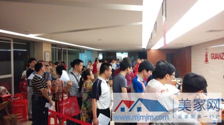 收银台人员火爆